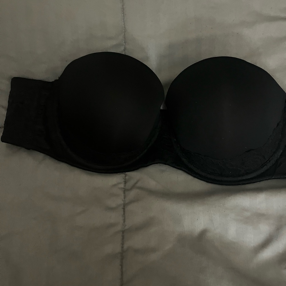 Torrid black strapless bra. Size 40 C